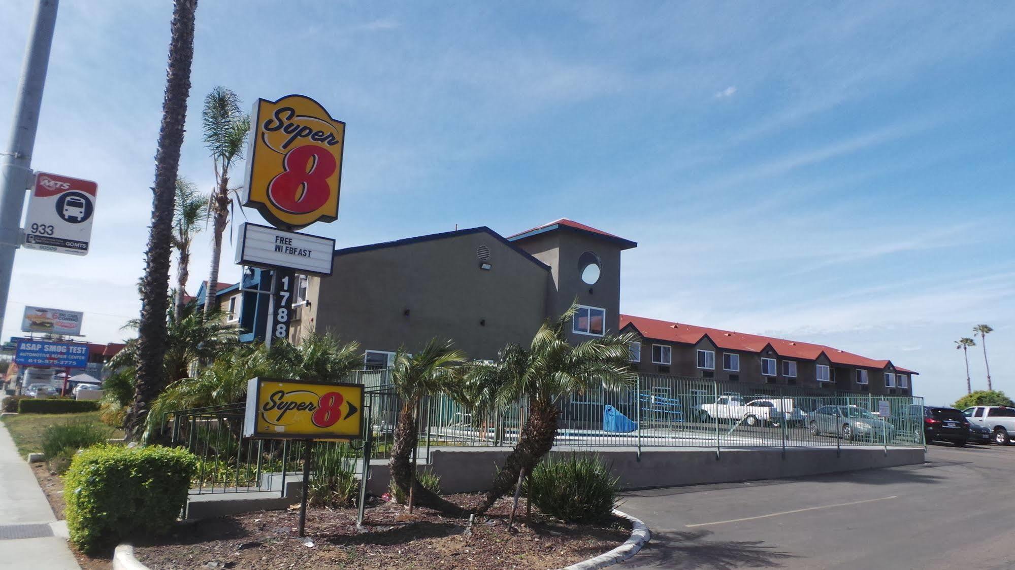 Super 8 By Wyndham San Diego/Imperial Beach Exterior photo